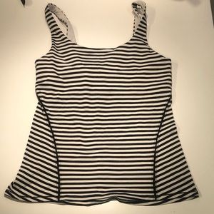 Lululemon Workout tank with built in adjustable bra